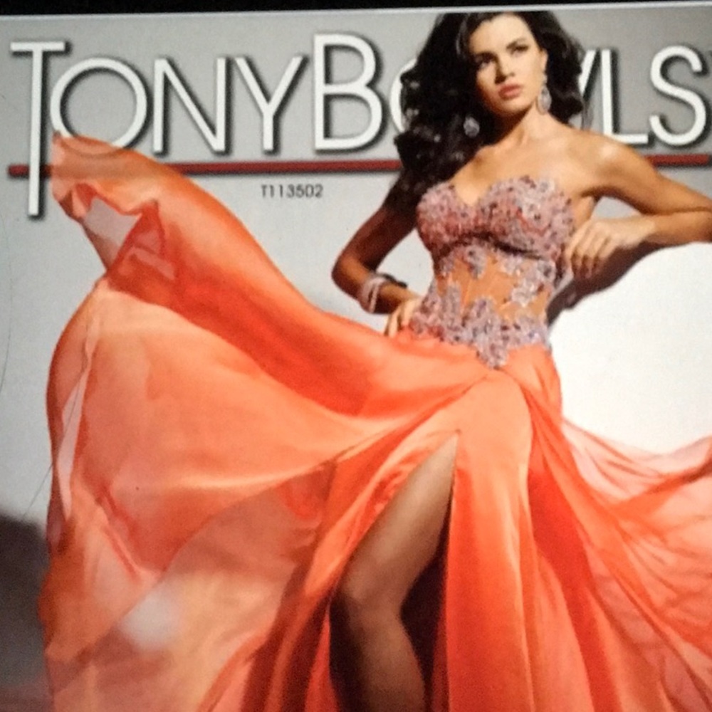 TONY Bowls let Gala prom dress